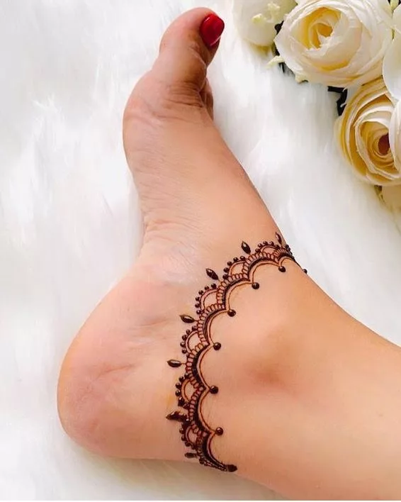 Minimalist Foot Mehndi Design