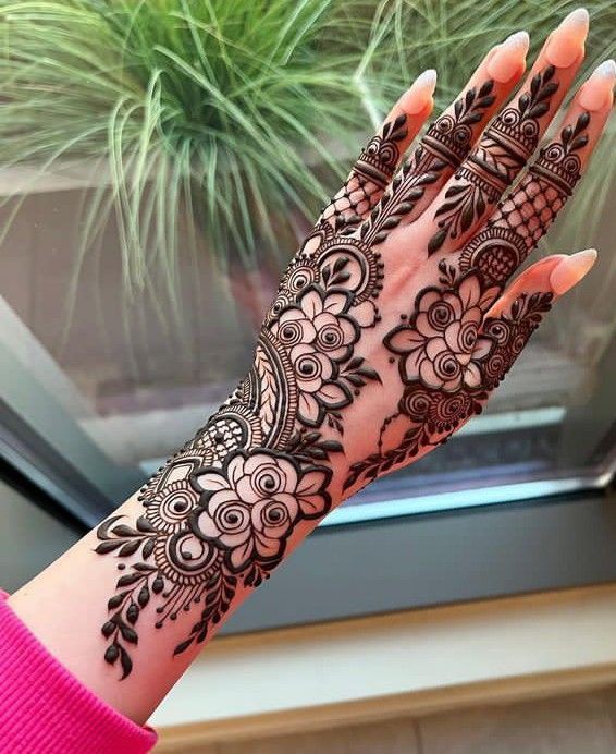 Arabic mehndi design