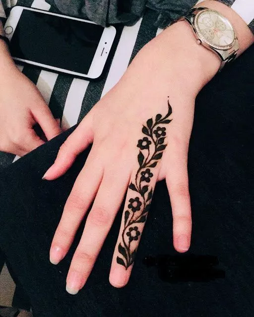 Latest Finger mehndi Design