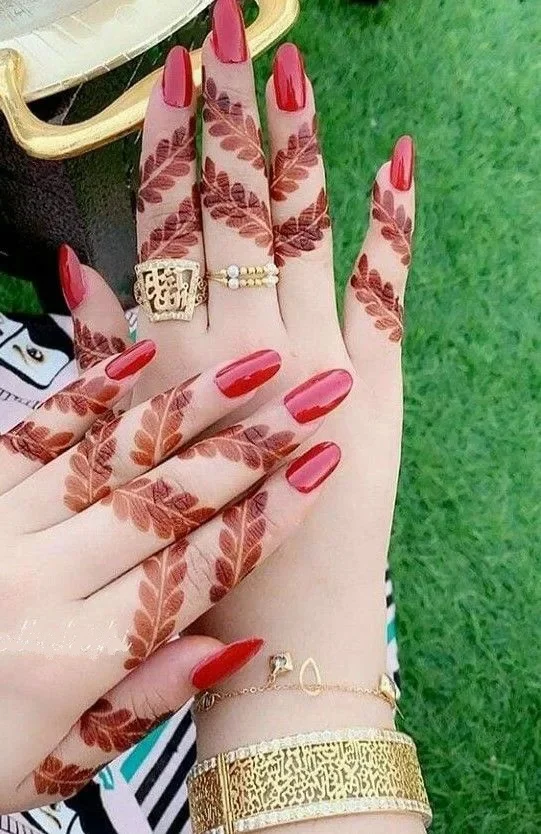 stylish Finger mehndi Design