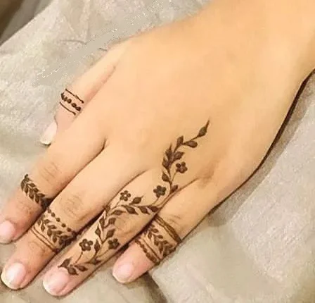 modern Finger mehndi Design