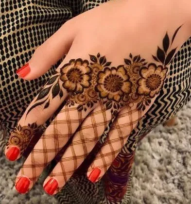 Easy and Beautiful Finger mehndi Design