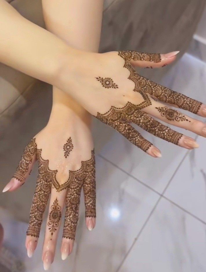 Simple mehndi design